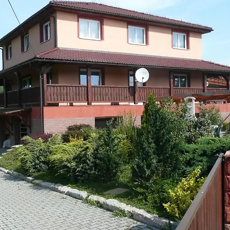 U Tulaka בית הארחה Dobřichovice